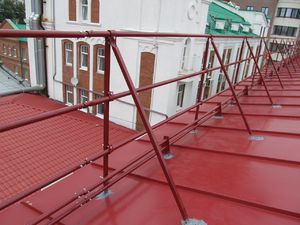 Металлические ограждения кровли