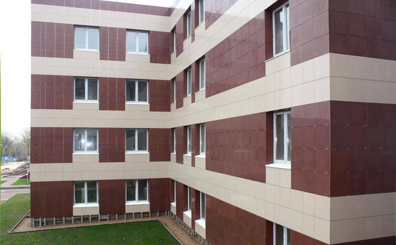 Плюсы и минусы отделки керамогранитом